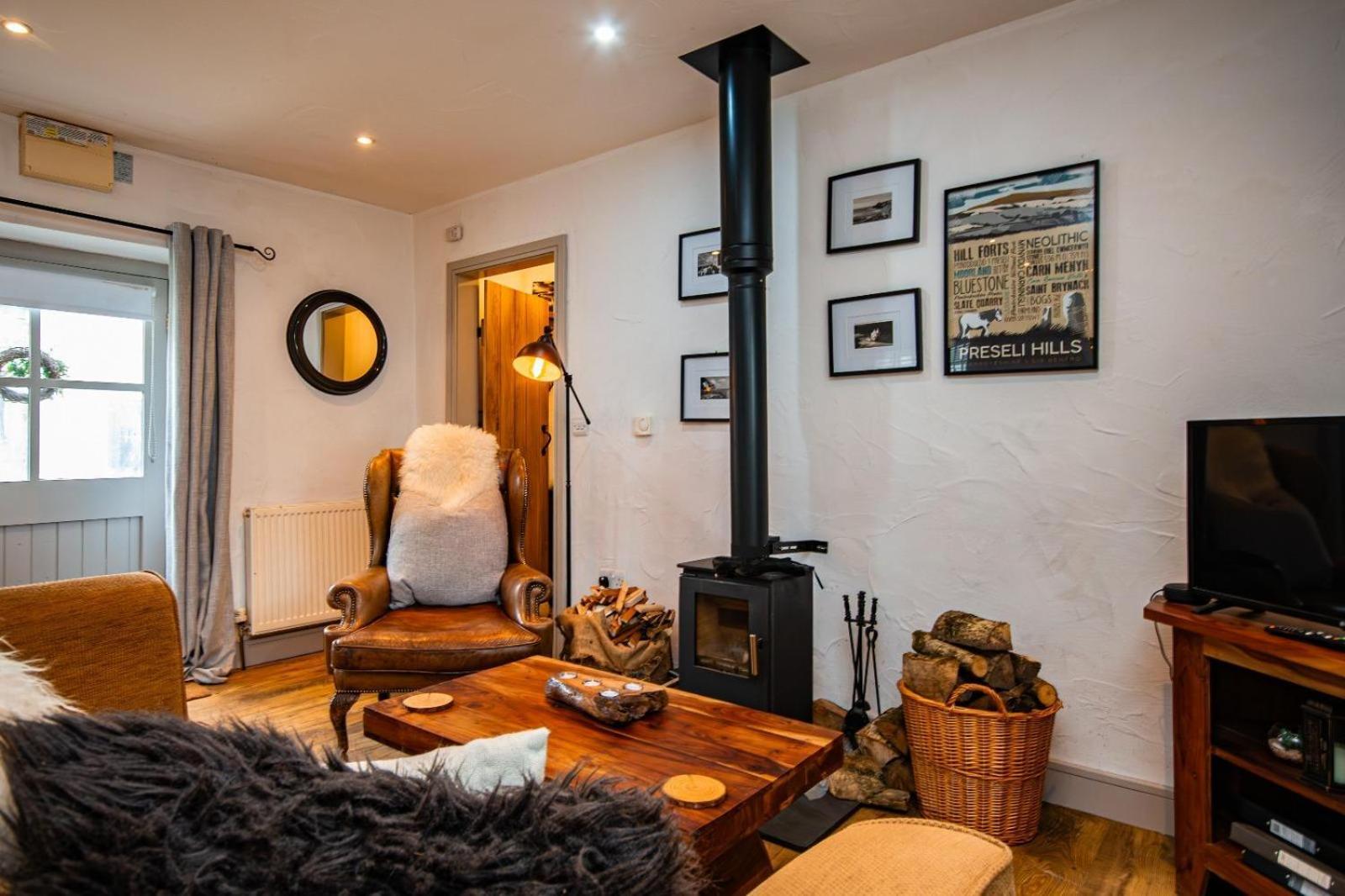 Cosy Farm Conversion In The Heart Of Pembrokeshire Maenclochog Ngoại thất bức ảnh